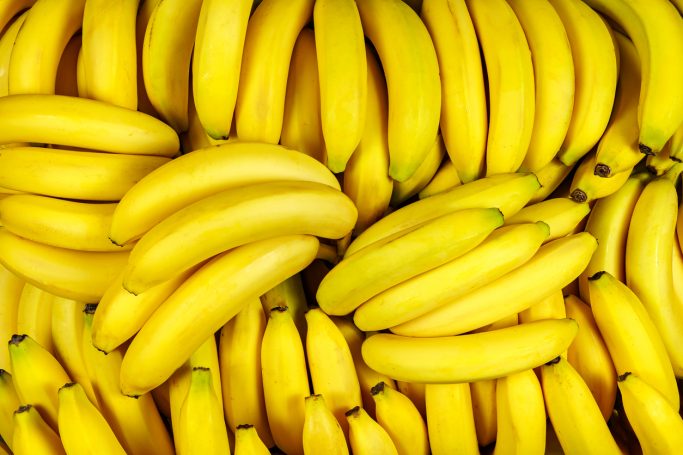 Viele Bananen auf einem Haufen